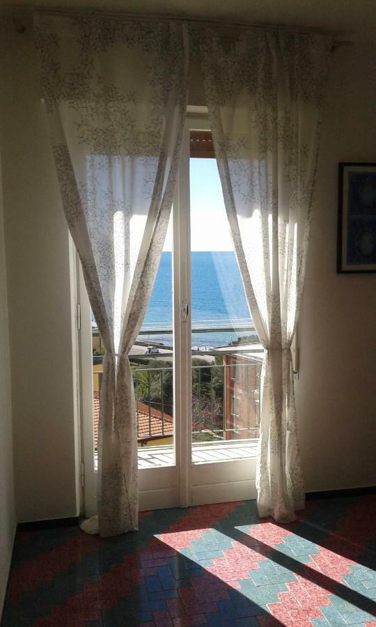 Chloe Apartment Леванто Екстериор снимка