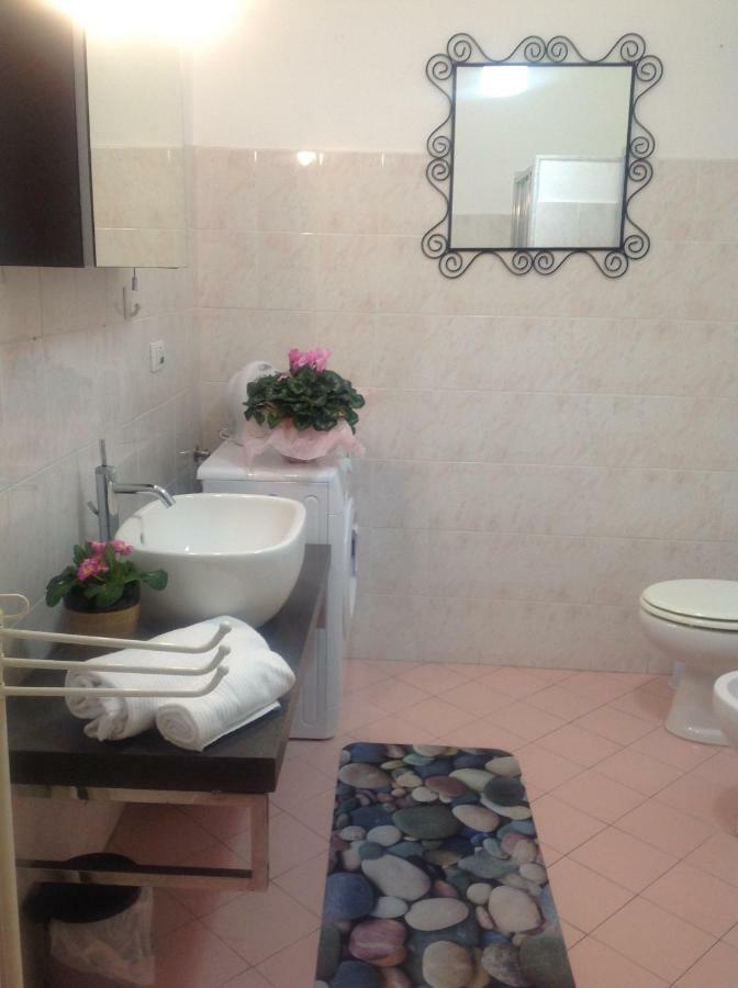 Chloe Apartment Леванто Екстериор снимка
